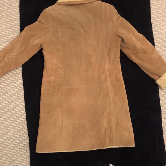 Suede coat with Sherpa like or Sherpa lining. I am not sure. Warm - Picture 5 of 10